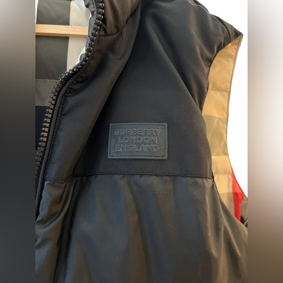 BNWOT Burberry Reversible Down Puffer Vest - Picture 3 of 6